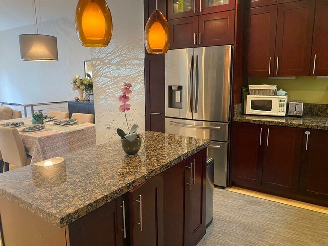 Building Photo - 525 Gough St