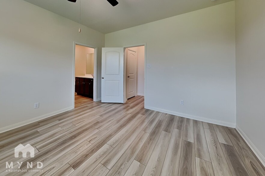 Building Photo - 480 Lone Rider Dr