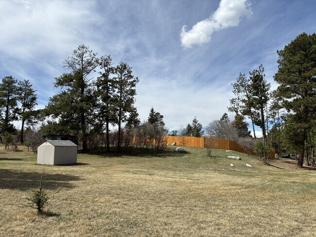 Building Photo - 15632 S Ray Dr