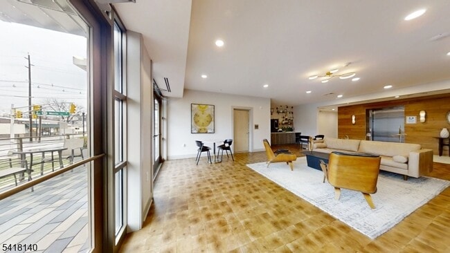 Building Photo - 1181 Morris Ave