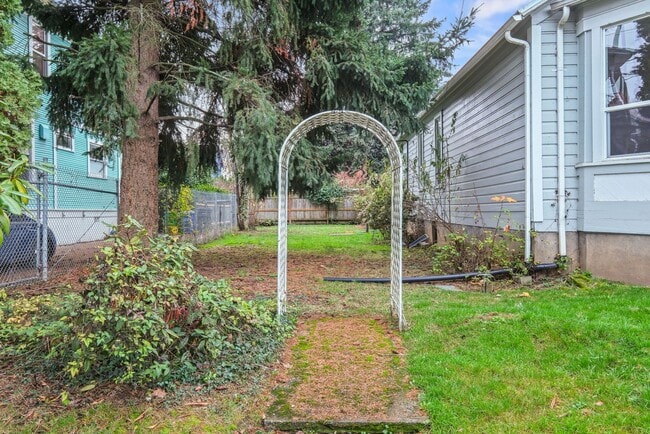 Building Photo - 70 NE Tillamook St