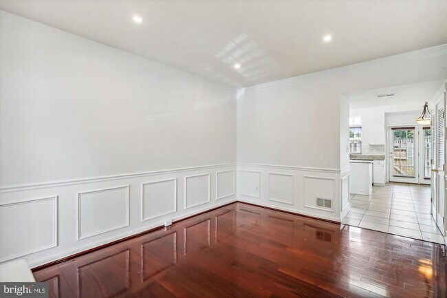 Building Photo - 8360 Hunter Murphy Cir