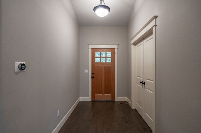 Building Photo - 9965 SE Taggart St