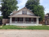 Building Photo - 2 Bedroom Duplex in Riverside!
