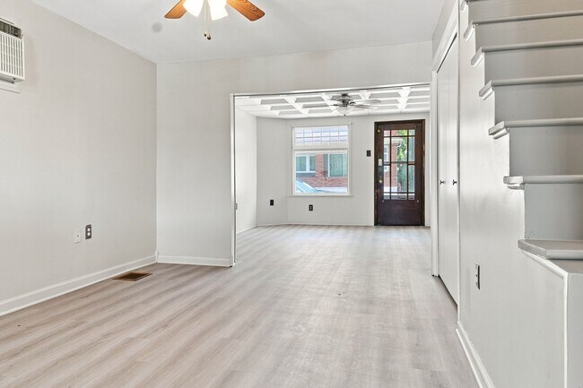 Building Photo - 222 2nd St