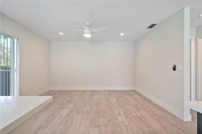 Building Photo - 7701 NW 61st Terrace