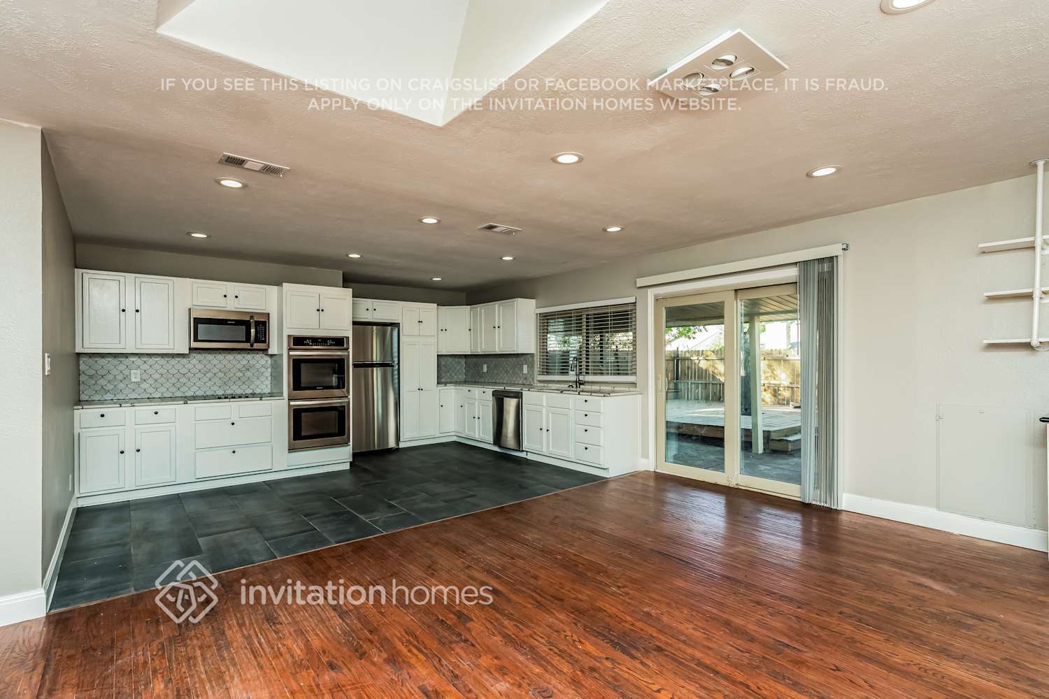 Building Photo - 5001 Thompson Dr