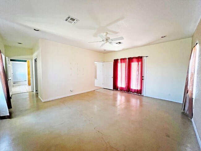 Building Photo - 101 Capt Lee