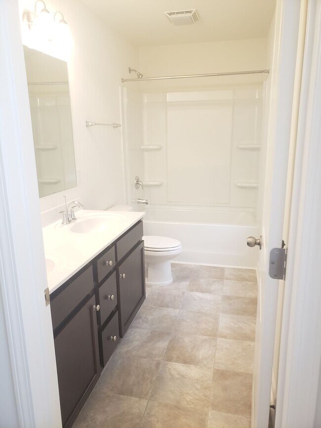 Building Photo - 3465 Vickrey Meadow Dr