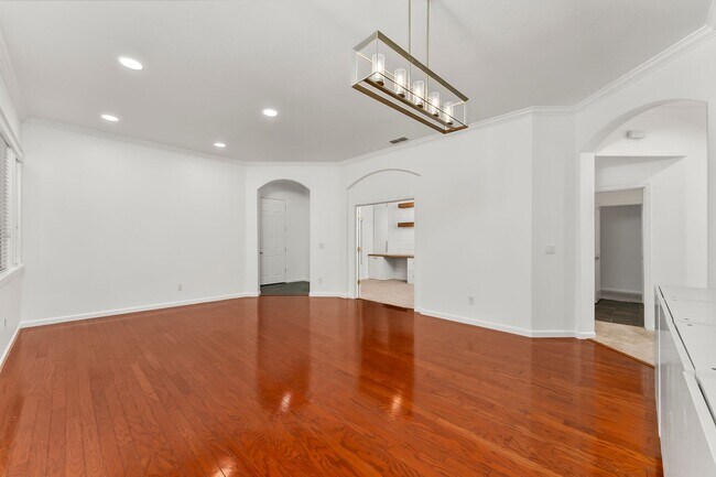 Building Photo - 10000 Shana Way