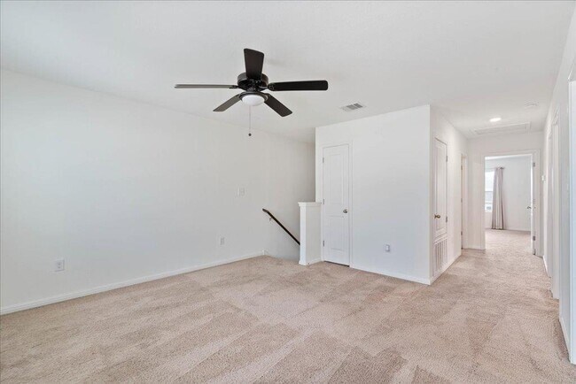 Building Photo - 516 Peony Ct
