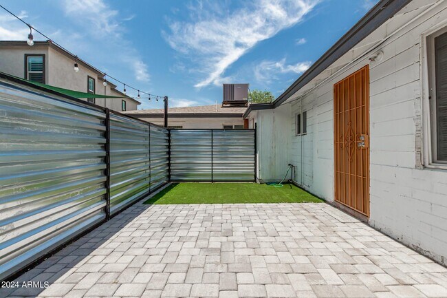 Building Photo - 3027 N 37th St