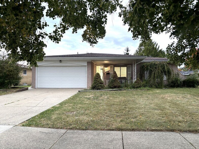 Primary Photo - 3559 Janet Dr