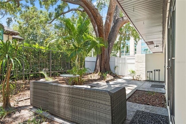 Building Photo - 3002 W De Leon St