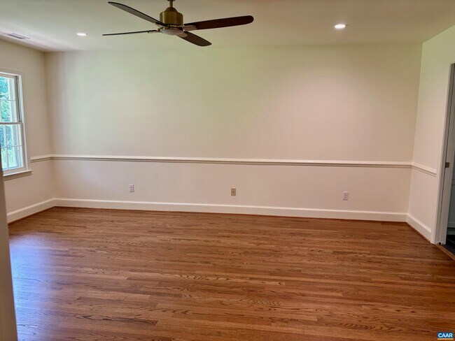 Building Photo - 510 Panorama Rd