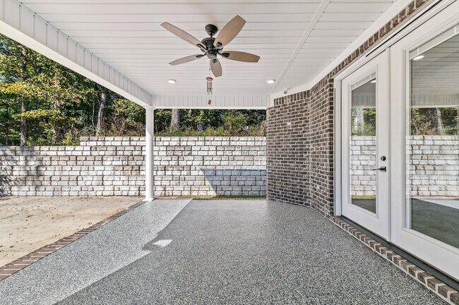 Building Photo - 601 Joyce Ave