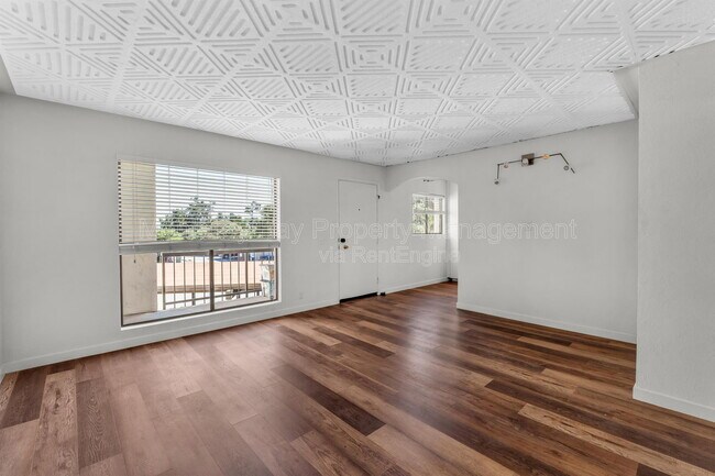 Building Photo - 500 Glenwood Cir