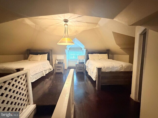 Building Photo - 3119 South Dakota Ave NE