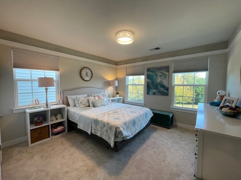 Building Photo - 3007 Sun Valley Dr