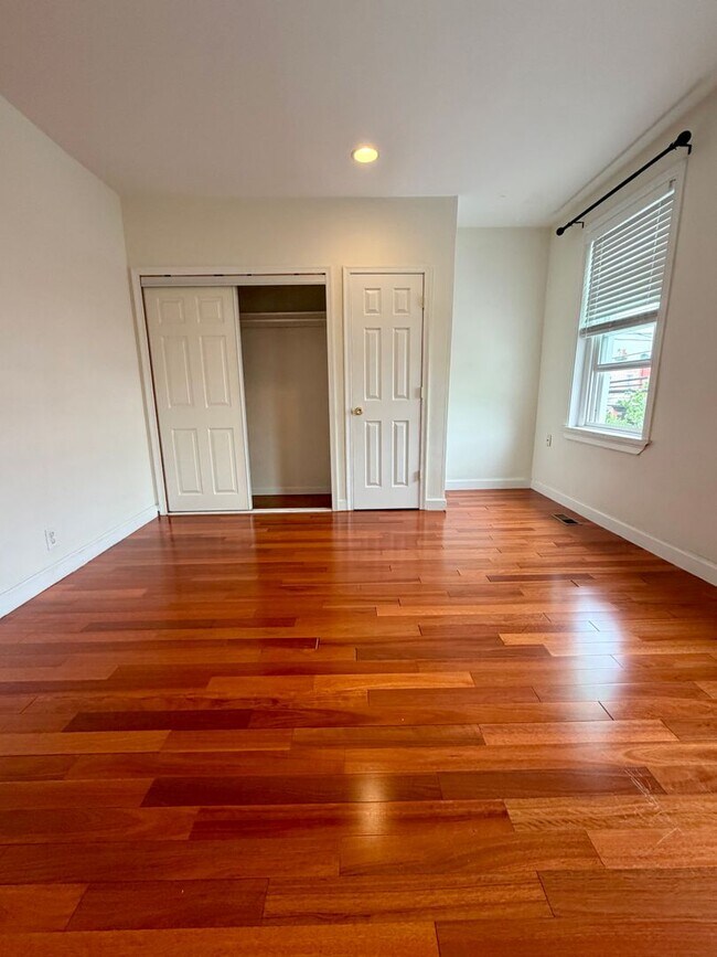 Building Photo - Stunning 3-Bedroom Home in Point Breeze! Available NOW!