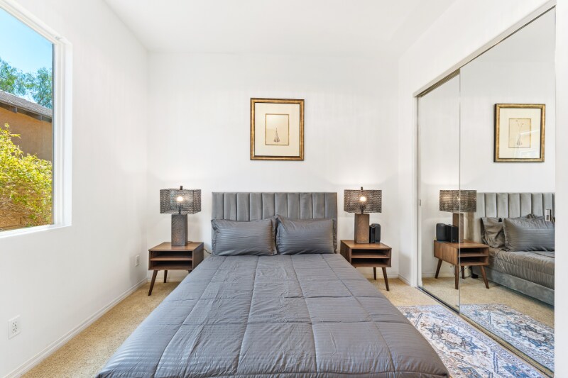 Building Photo - 65 Shoreline Dr