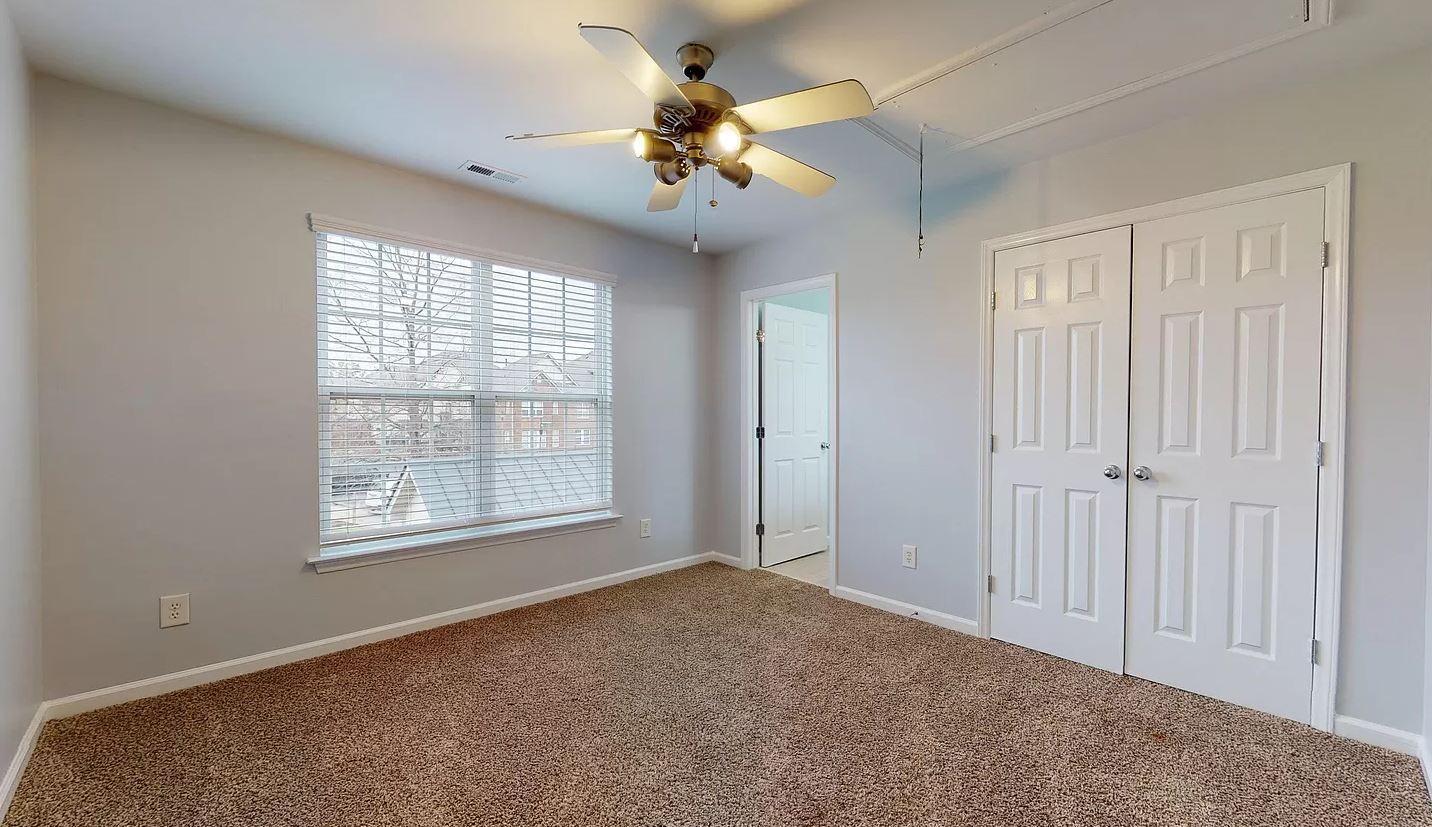 Building Photo - 9806 Blackwell Dr