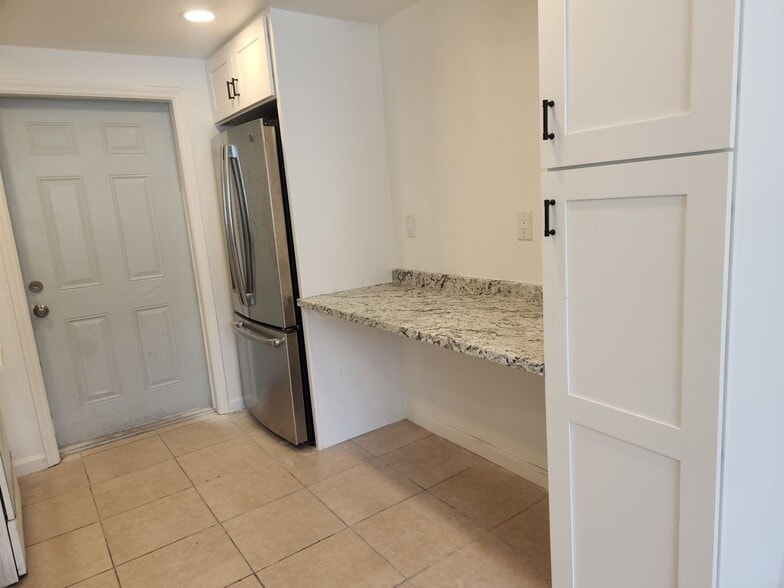 Building Photo - 1105 S Prospect Ave