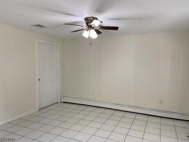 Building Photo - 313 Hurley Dr