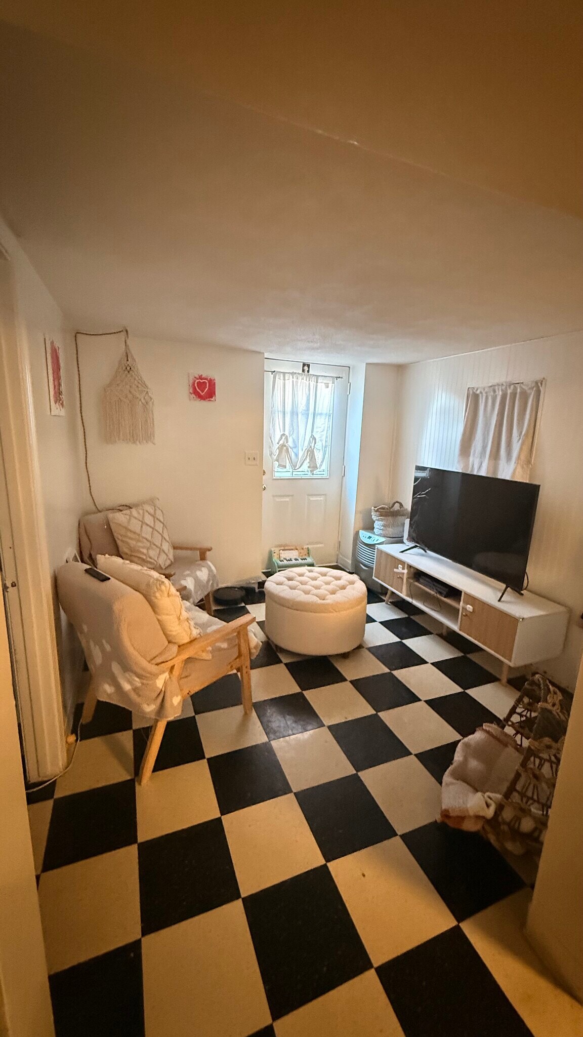 Building Photo - 35 Ford St