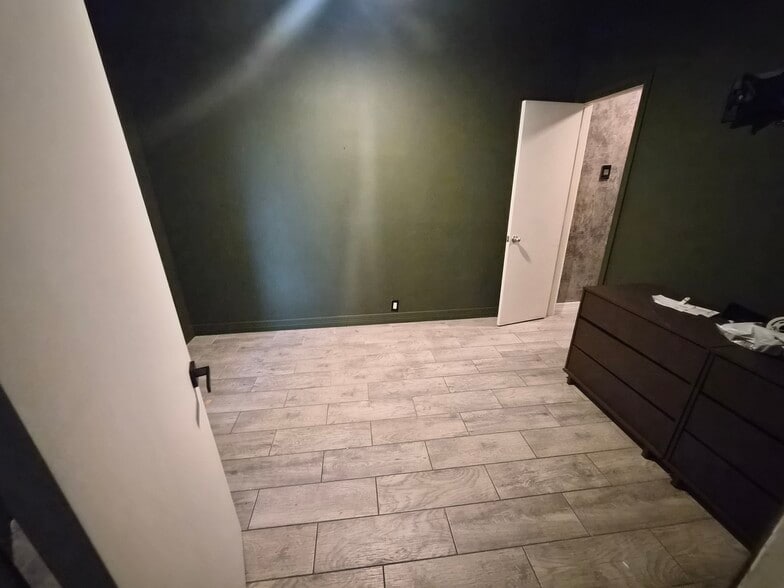 Guest Bedroom - 4040 Avondale Ave