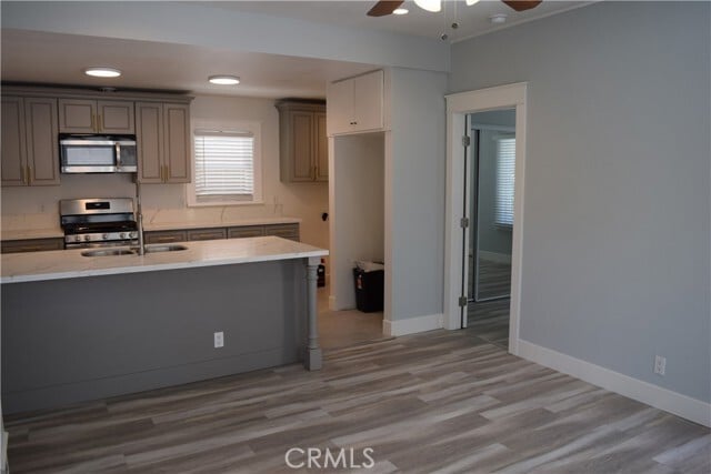 Building Photo - 552 W 22nd St