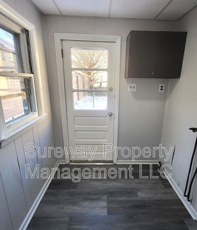 Building Photo - 6 W 2nd St