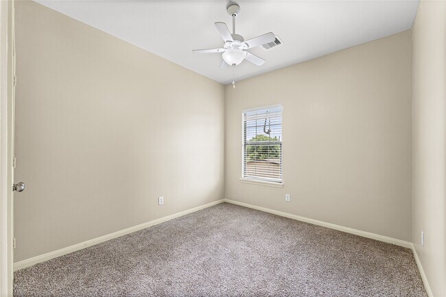 Building Photo - 4536 Mallow St