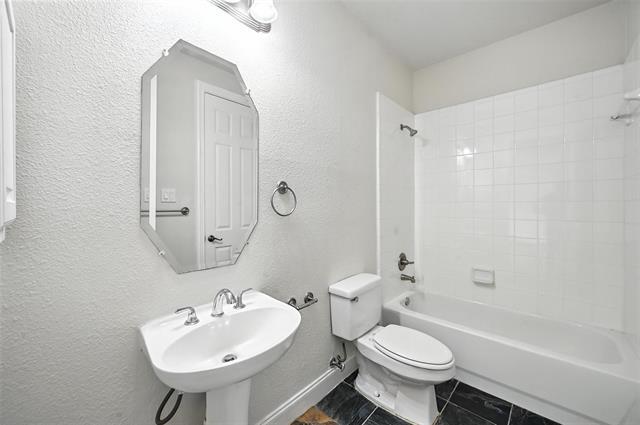 Building Photo - 4667 Wicklow Dr