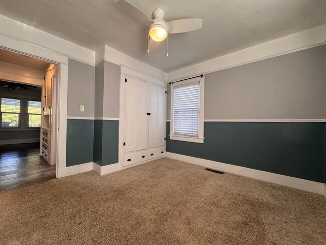 Building Photo - 120 S Roop St