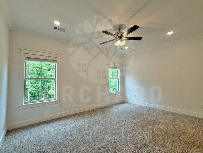 Building Photo - Single-Family Home- 2 Bed/ 2 Bath w/ Hobby...