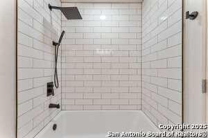 Building Photo - 4119 Tamarak Dr