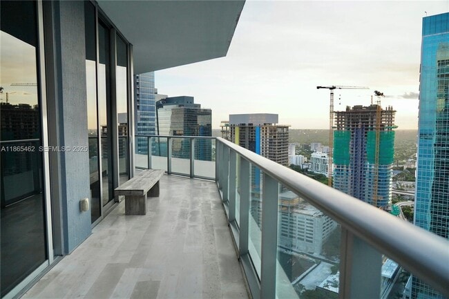 Building Photo - 1300 Brickell Bay Dr