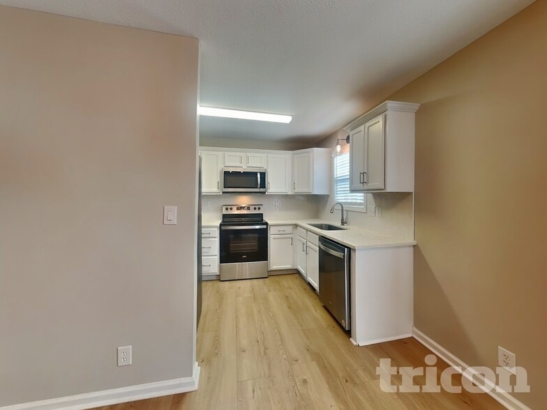 Building Photo - 252 Senator Dr