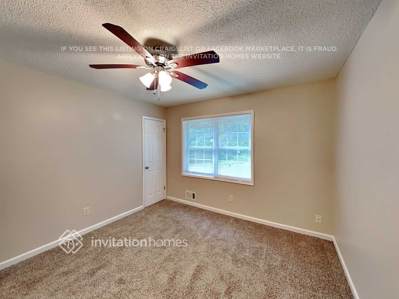 Building Photo - 5660 Tracy Dr SE