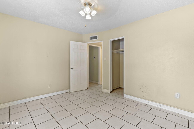 Building Photo - 7707 Parral Dr