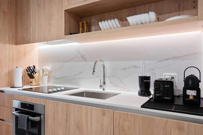 Building Photo - 11 NE 6th St