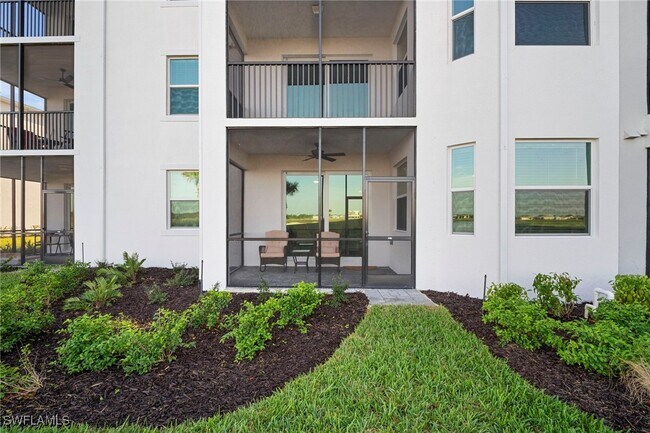 Building Photo - 15345 Grn Acrs Ave