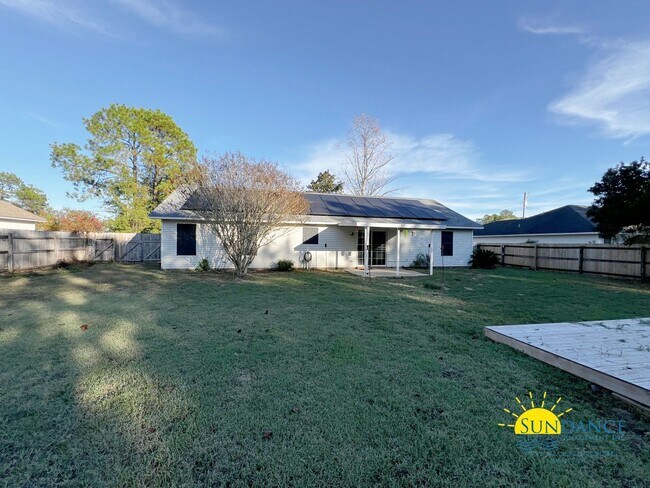 Building Photo - Elegant 3 Bedroom Home with Solar Panels!-...