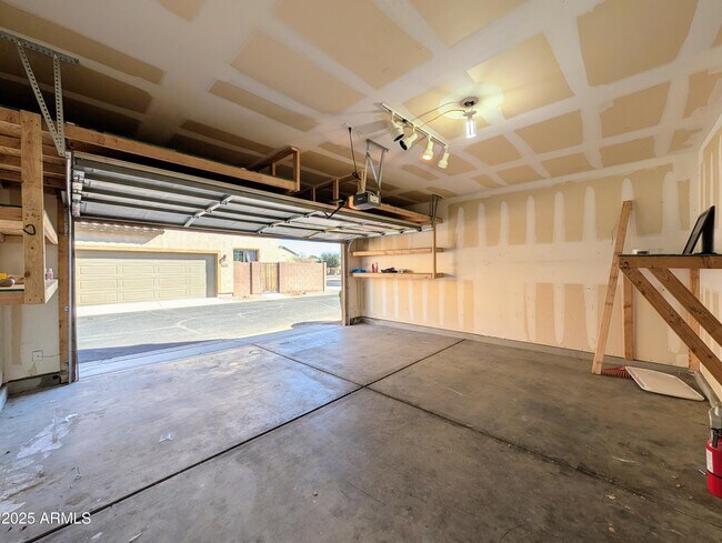 Building Photo - 4726 W Fremont Rd.