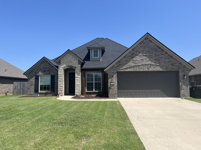 Building Photo - 608 Labarre Ln