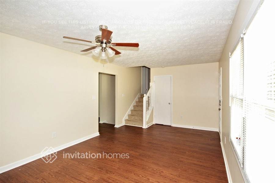 Building Photo - 208 Clydesdale Rd