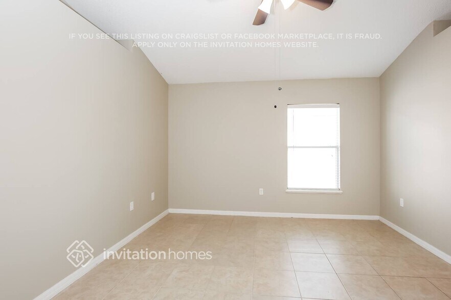 Building Photo - 1045 Brenton Leaf Dr