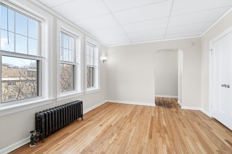Building Photo - 1440 W Howard St