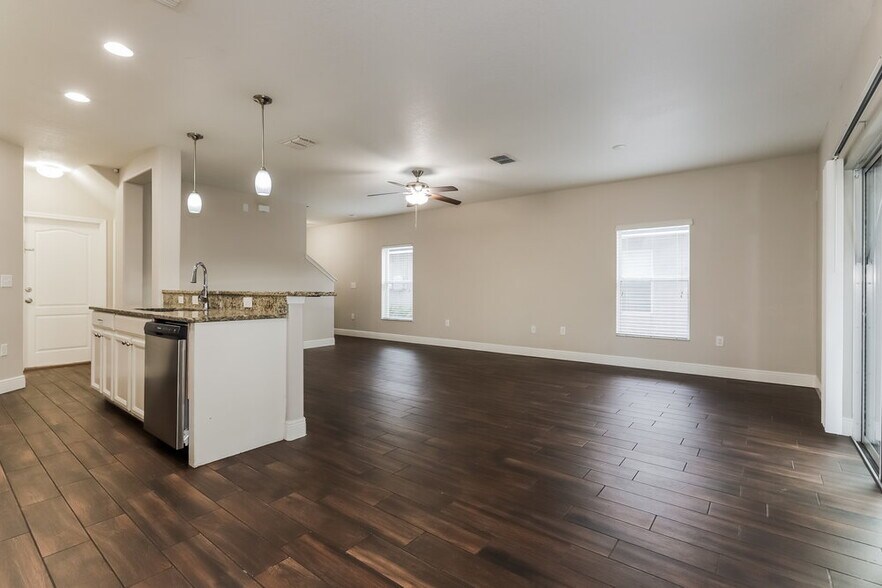 Building Photo - 10611 Summer Azure Dr